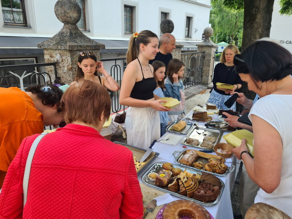 Pfarre Mariahilf Kuchenverkauf